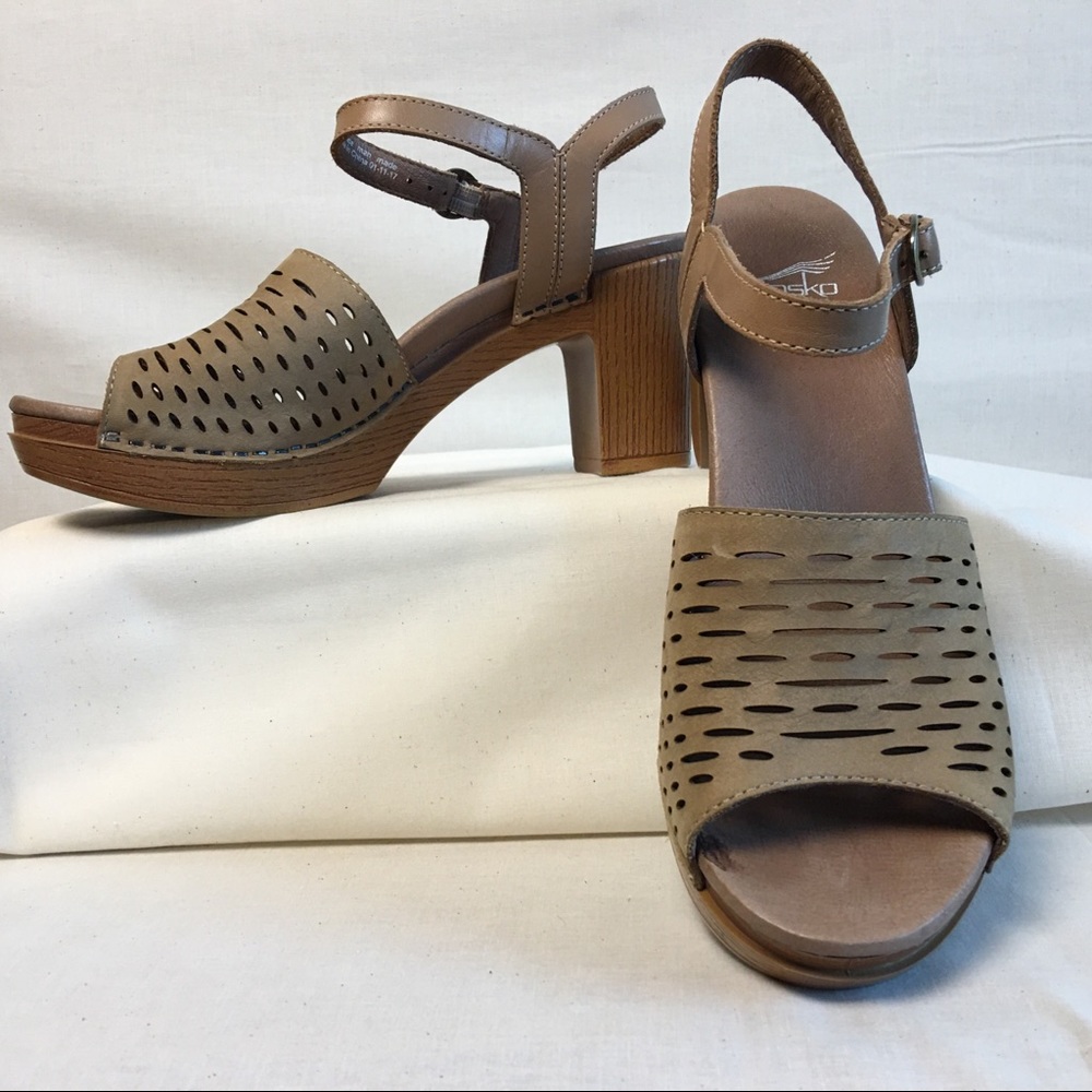 Dansko Denita - Size 40 - Sandstone
